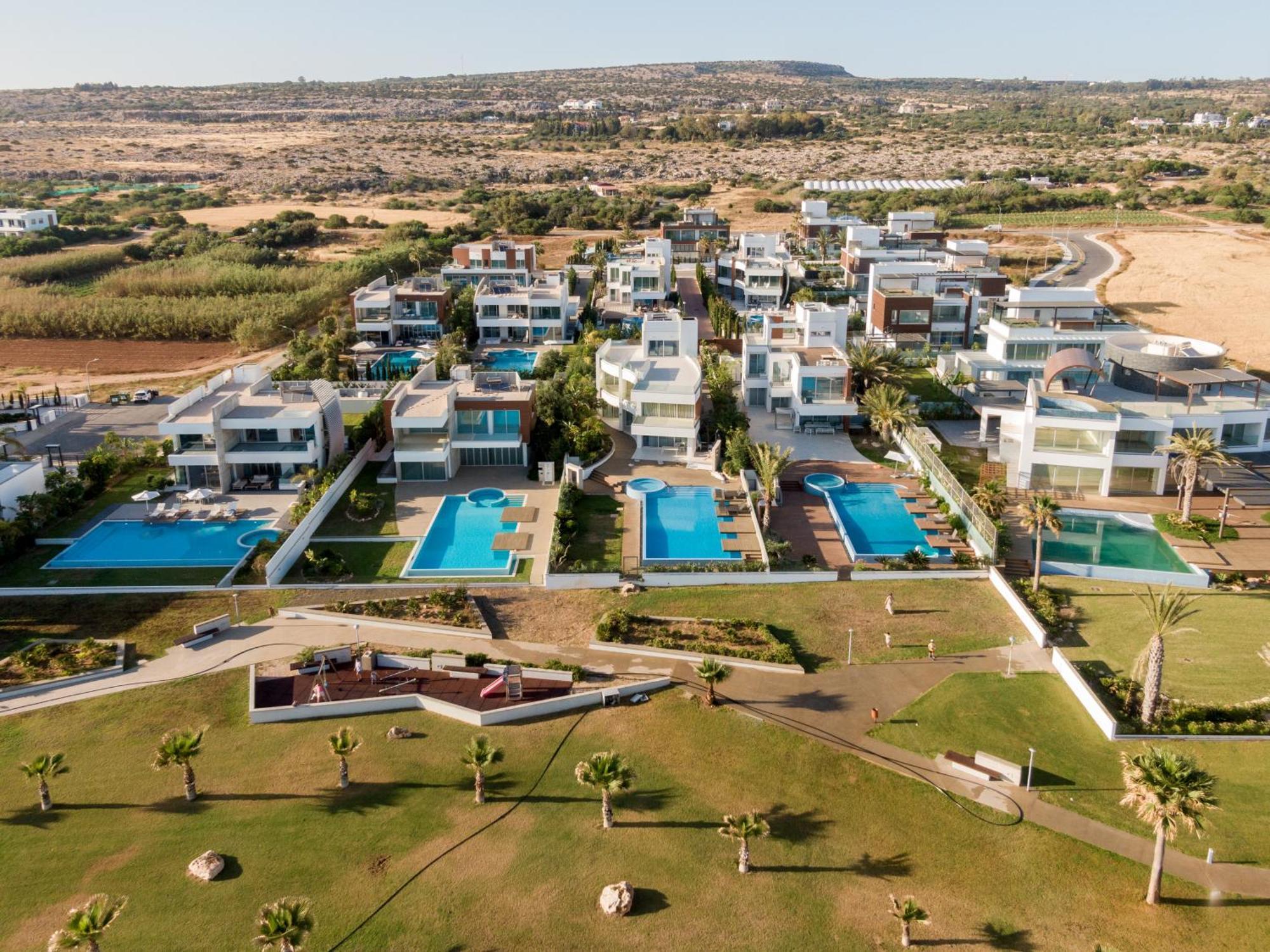 Vivo Mare Beachfornt Villas - Azure Ayia Napa Exterior photo